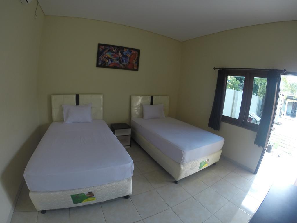 DeKa Homestay Mataram Buitenkant foto