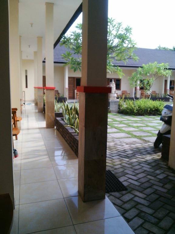 DeKa Homestay Mataram Buitenkant foto