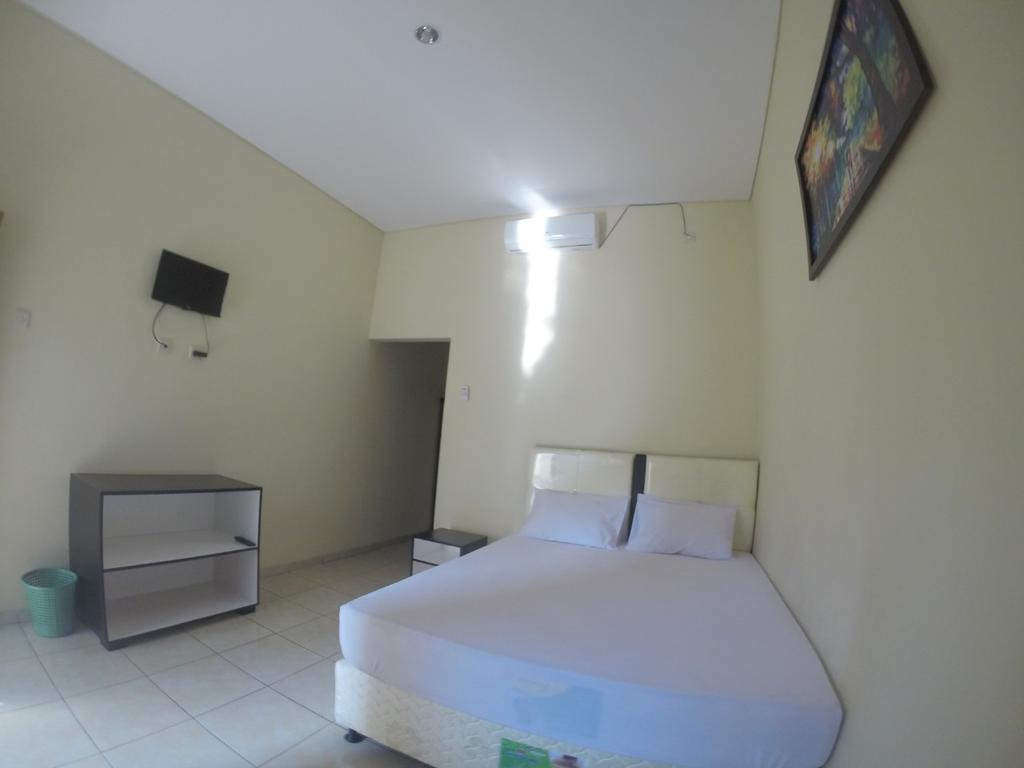 DeKa Homestay Mataram Buitenkant foto