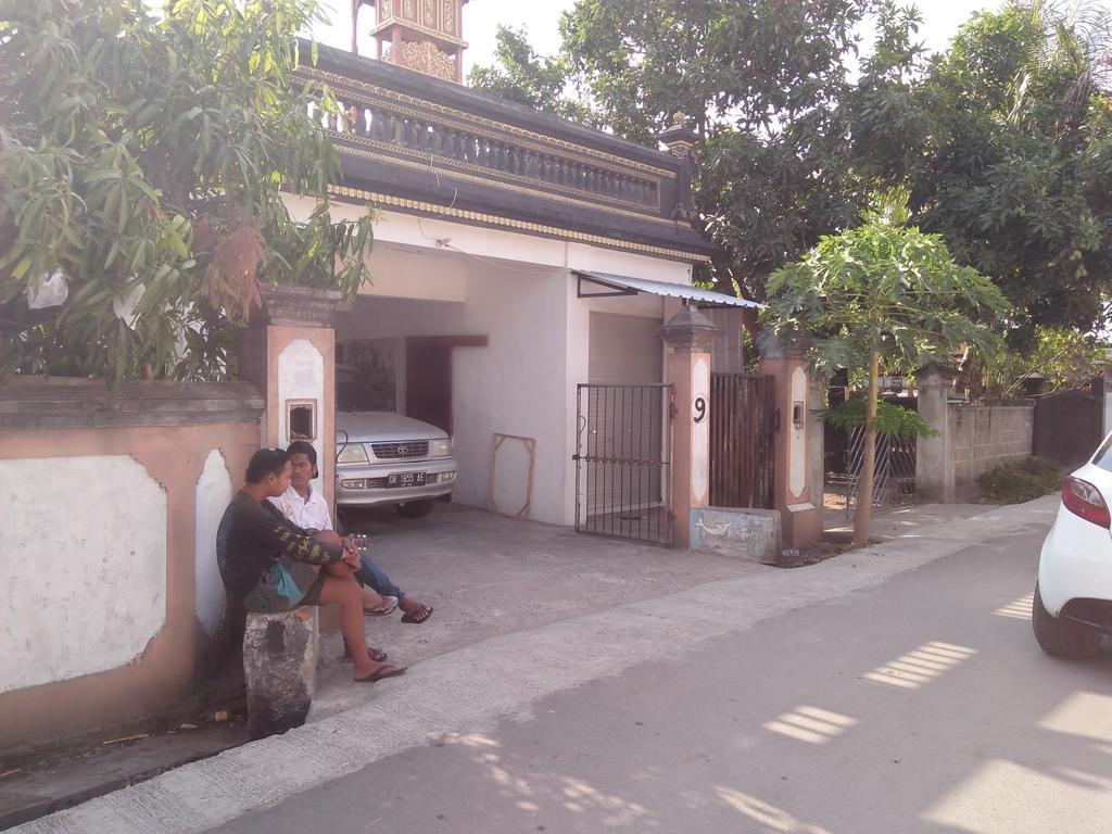DeKa Homestay Mataram Buitenkant foto