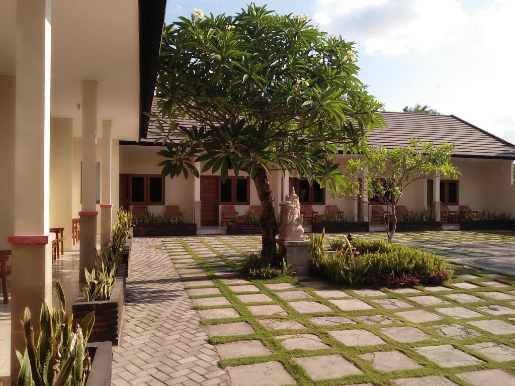 DeKa Homestay Mataram Buitenkant foto