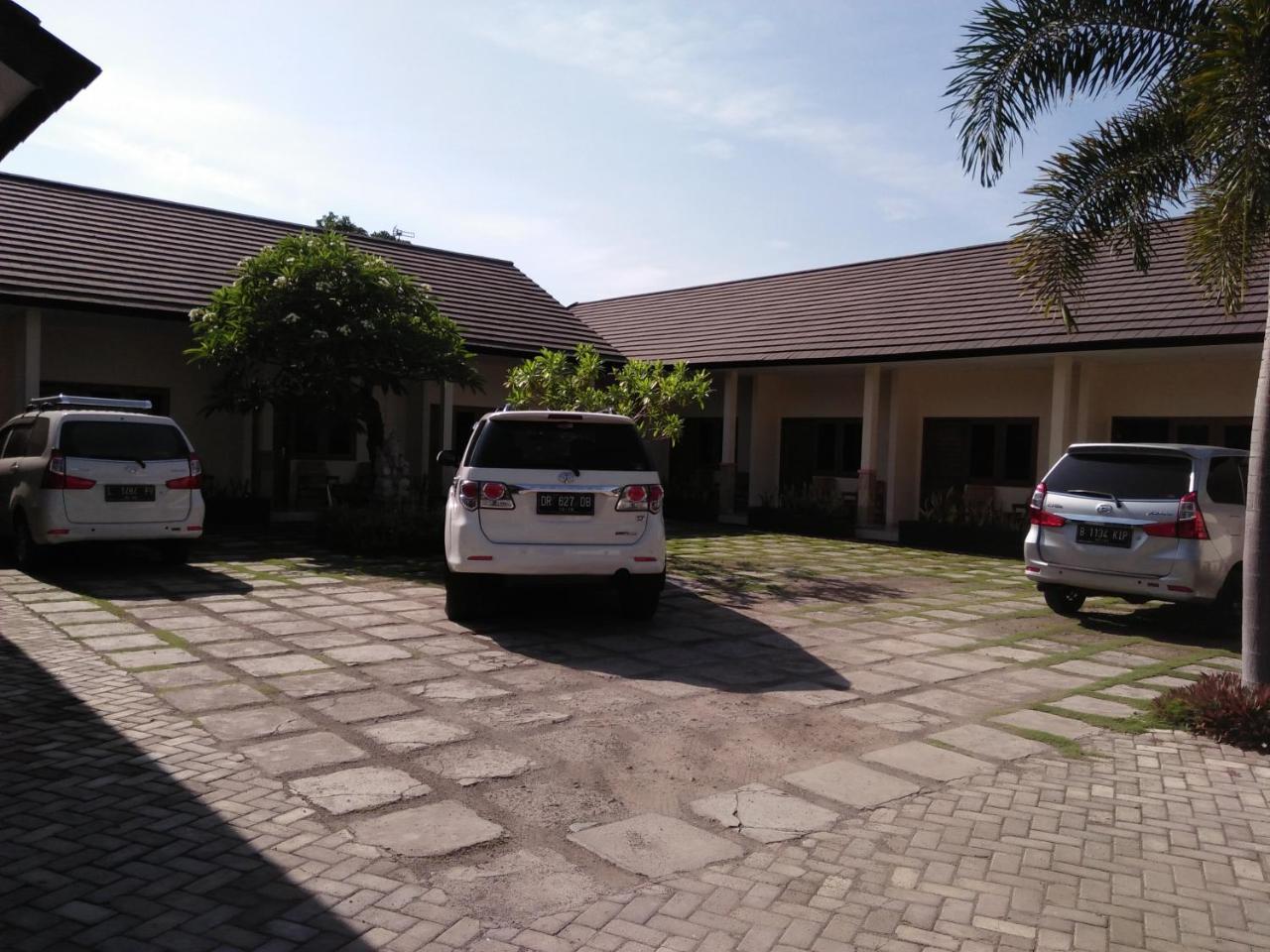 DeKa Homestay Mataram Buitenkant foto